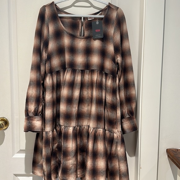 Nwt Levi dress - Picture 3 of 11